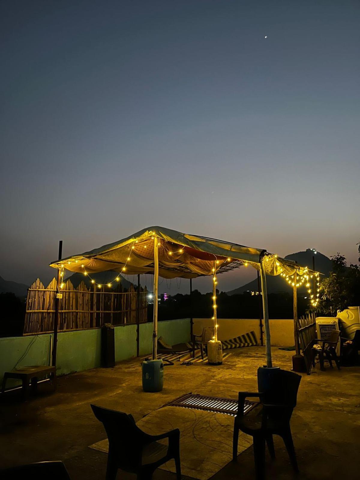 Veera'S Hostel Pushkar Zewnętrze zdjęcie